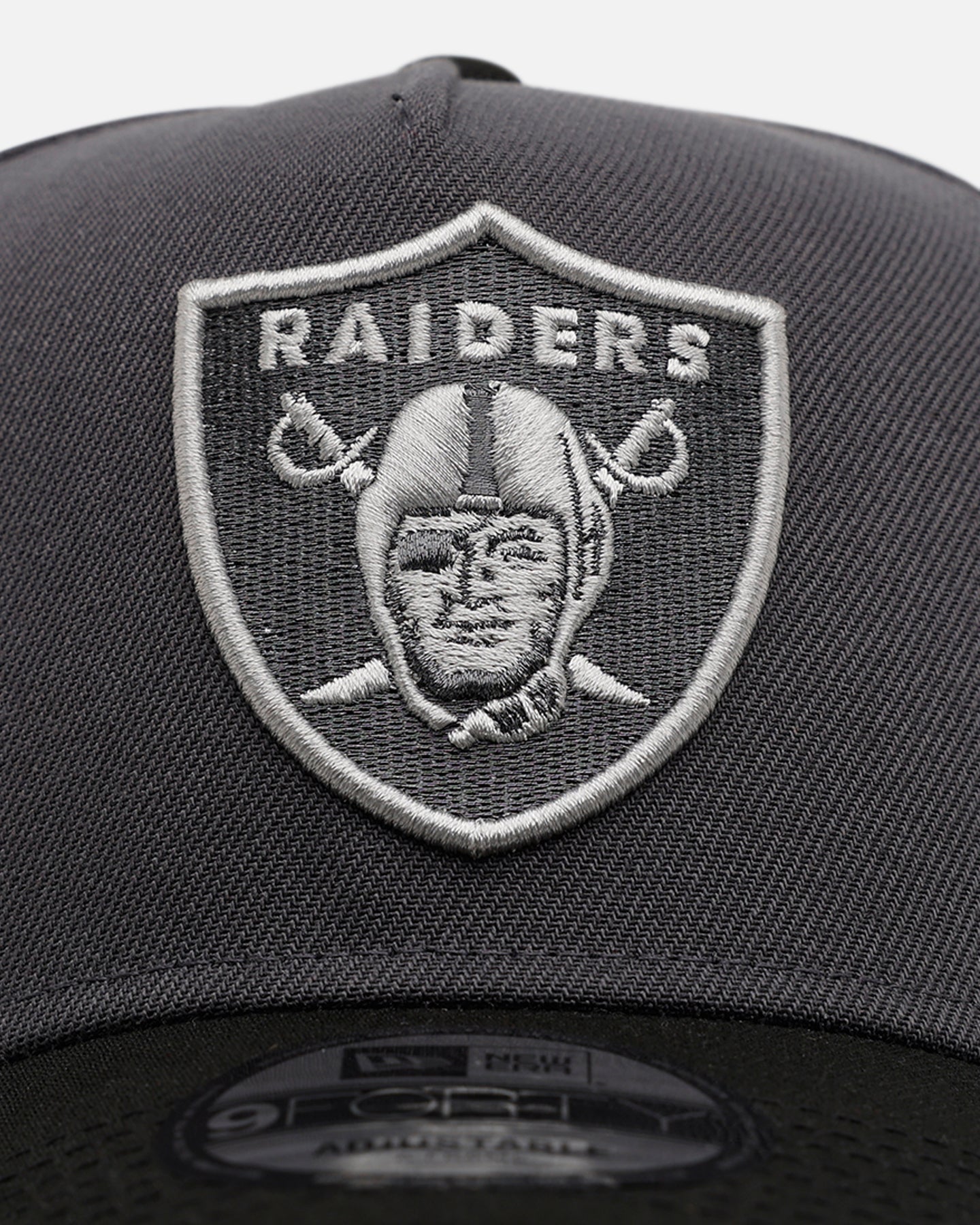 New Era Las Vegas Raiders 'Stealth 2.0' 9FORTY A-Frame Snapback Graphite
